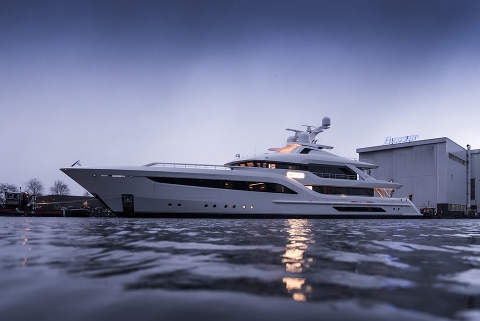 Feadship Somnium близится к завершению