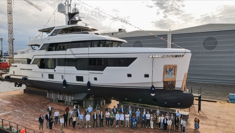 Верфь Rosetti Superyachts cпустила на воду свою первую суперяхту - RSY38m EXP