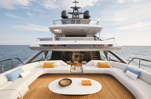 Azimut Yachts спускает на воду второй корпус Azimut Grande Trideck