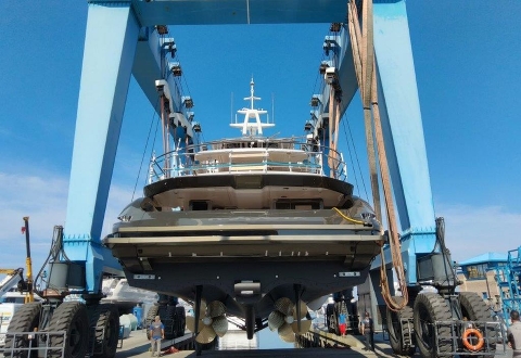 Azimut Yachts спускает на воду второй корпус Azimut Grande Trideck