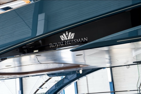 Phi от Royal Huisman