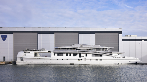 Корпус и надстройка суперяхты Project Sparta от верфи Heesen Yachts соединена