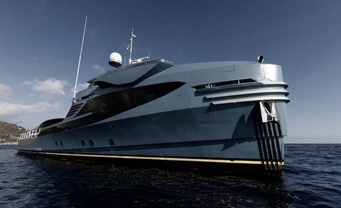 Alia Yachts передала владельцу судно поддержки Phi Phantom