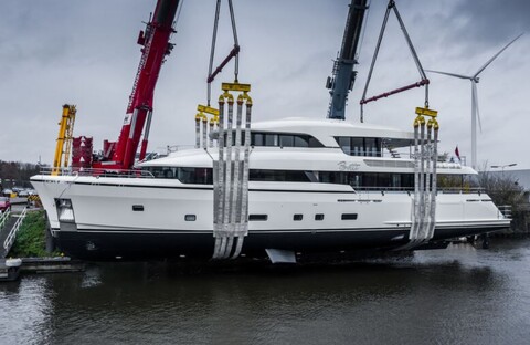 Moonen Yachts спустила на воду суперяхту Botti