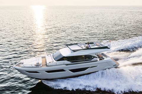 Ferretti Yachts представила новую модель Ferretti Yachts 580