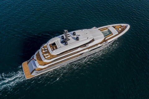 Суперяхта Majesty 175 выиграла награду The International Yacht & Aviation Awards