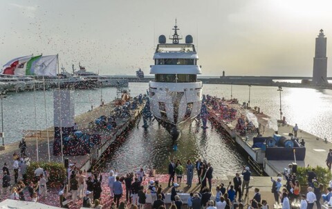 Benetti спустила на воду 37-метровую суперяхту Goga