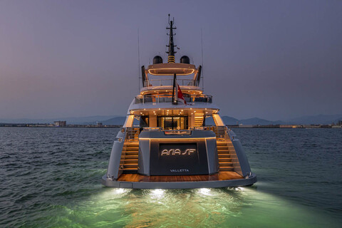 ISA Yachts показала детальные фотографии суперяхты Aria SF