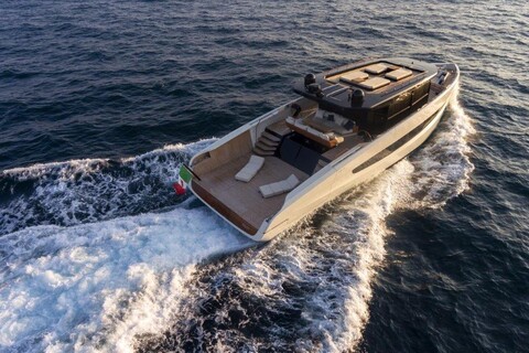 Evo Yachts покажет в Каннах катер Evo R4 XT