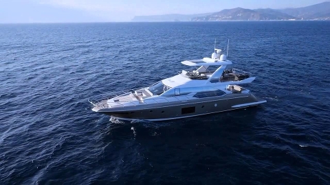 Azimut-Benetti в Каннах: финансовая стабильность