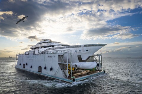Turquoise Yachts переместила 79-метровую Toro на верфь в Пендике