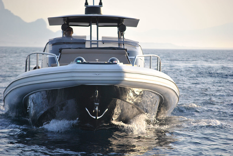 Cannes Yachting Festival 2016: Cantieri Magazzù не изменяет Volvo Penta