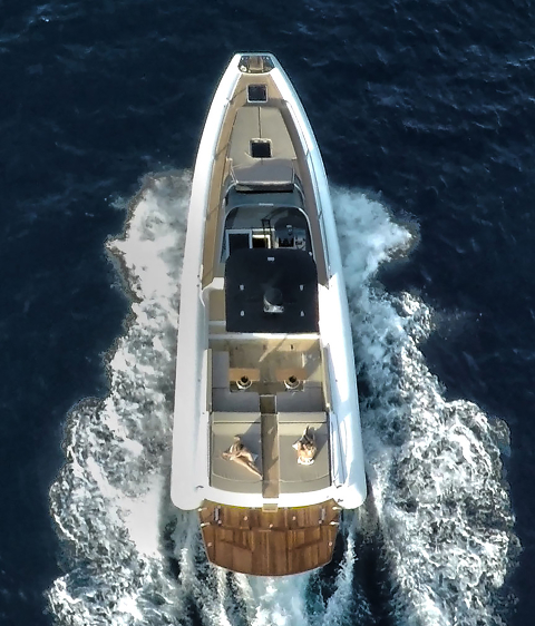Cannes Yachting Festival 2016: Cantieri Magazzù не изменяет Volvo Penta