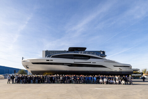 Верфь Pershing спустила на воду первую суперяхту GTX116