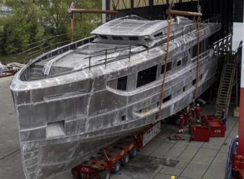 Vittoria Yachts начала отделку первой суперяхты Veloce 32 RPH