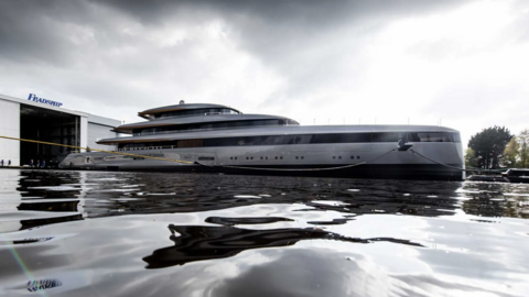 Feadship спустила на воду 84-метровую суперяхту Project 710