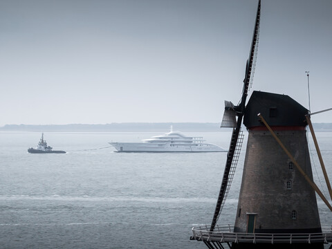 Damen Yachting начала отделку флагманской суперяхты Amels 120
