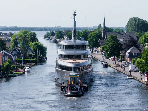 Feadship передала владельцу 84-метровую суперяхту Obsidian