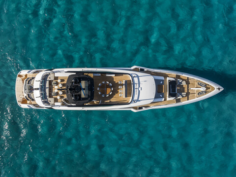 ISA Yachts показала интерьеры новой 45-метровой суперяхты UV II