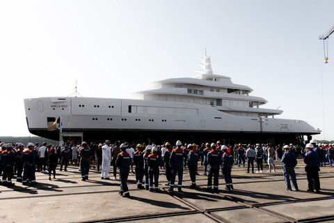 Damen Yachting спустила на воду первый корпус Amels 80