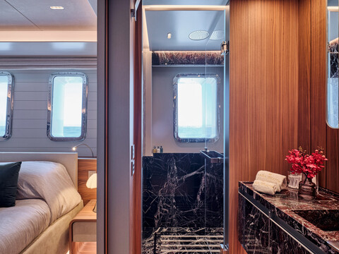 Sanlorenzo и Ekka Yachts показали интерьеры 47-метровой суперяхты Para Bellum