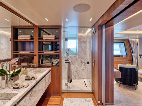 Sanlorenzo и Ekka Yachts показали интерьеры 47-метровой суперяхты Para Bellum