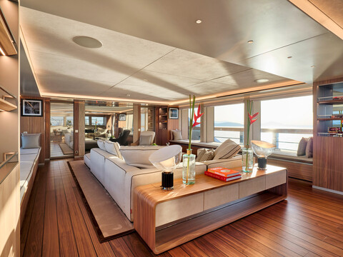 Sanlorenzo и Ekka Yachts показали интерьеры 47-метровой суперяхты Para Bellum