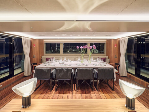 Sanlorenzo и Ekka Yachts показали интерьеры 47-метровой суперяхты Para Bellum