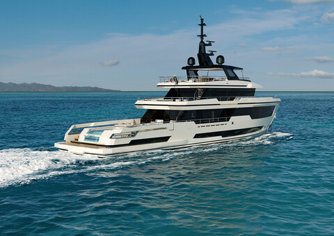 Columbus Yachts продала первую суперяхту Crossover 42