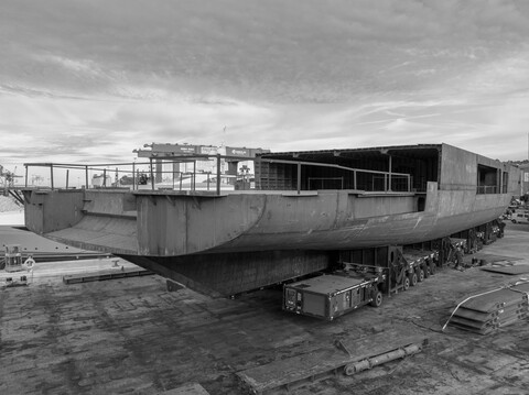 ISA Yachts завершила строительство корпуса для флагманской суперяхты Future