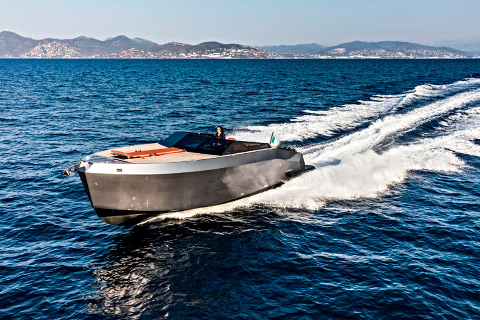 Monaco Yacht Show 2016: премьера Mazu 38