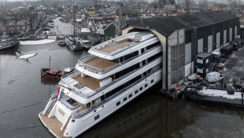 Royal Hakvoort спустила на воду суперяхту Project Asia