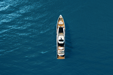 Custom Line показала фотографии суперяхты Navetta 38