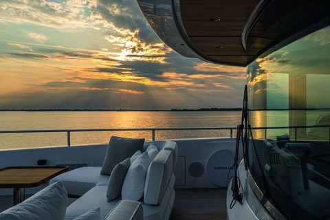 Custom Line показала фотографии суперяхты Navetta 38