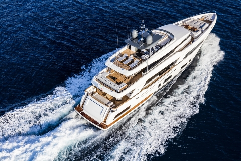 Custom Line Navetta 37 «отметилась» в Каннах и Монако