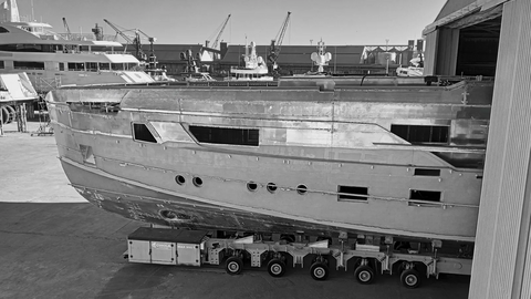 Columbus Yachts соединили корпус и надстройку для первой 37-метровой суперяхты Atlantique