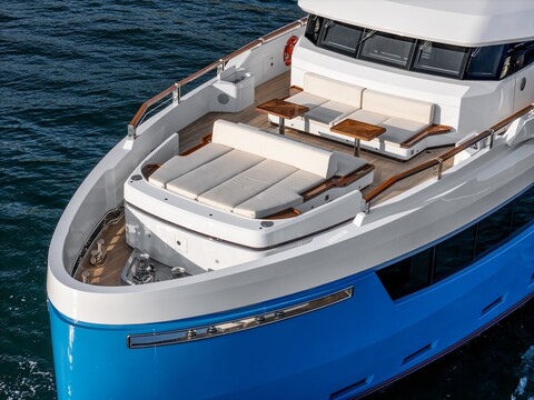 AES Yacht показала интерьеры новой 35-метровой суперяхты