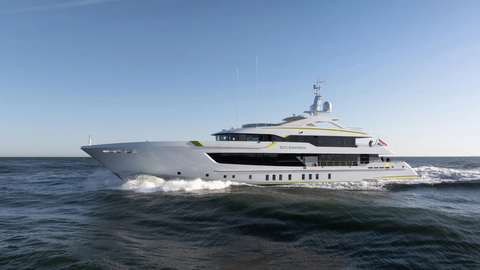 Heesen тестирует суперяхту Solemates на воде
