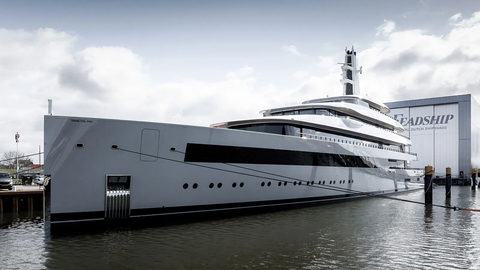 Feadship готовится тестировать суперяхту Moonrise на воде