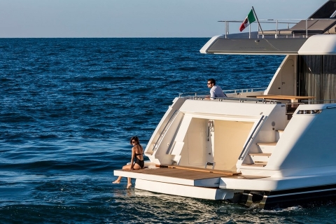 Ferretti Yachts 850 «отметилась» на Boat Builder Awards