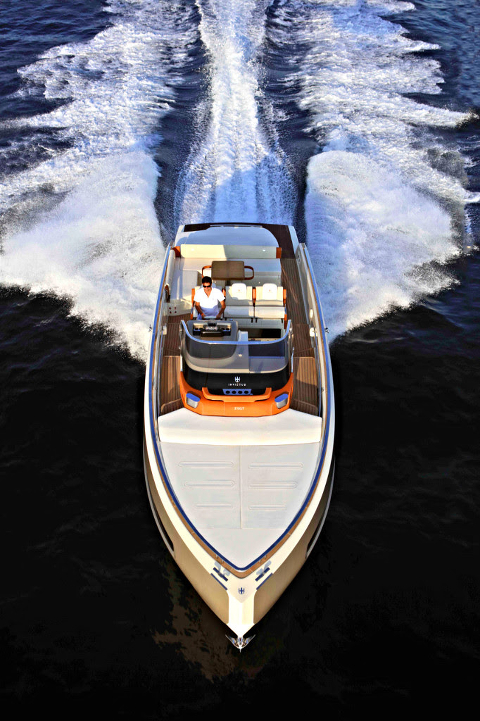 Детальный взгляд на Invictus 370 GT