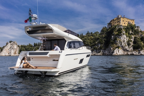 Ferretti 450 в Париже