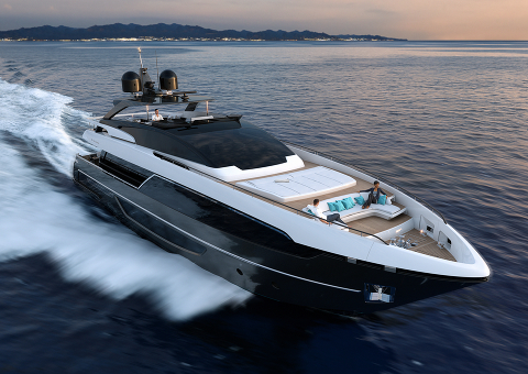 Riva 100 Corsaro: «Корсар» готовится к абордажу Гонконга