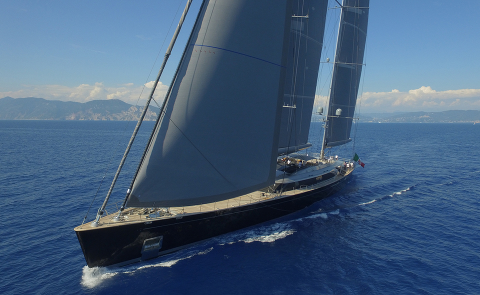 Perini Navi - венценосный Sybaris