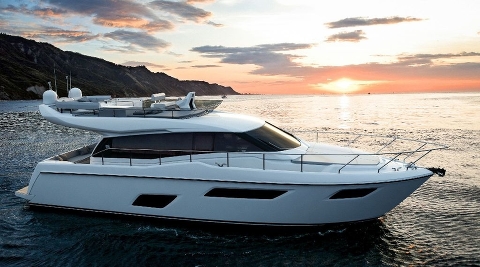 Венценосная Ferretti Yachts 450