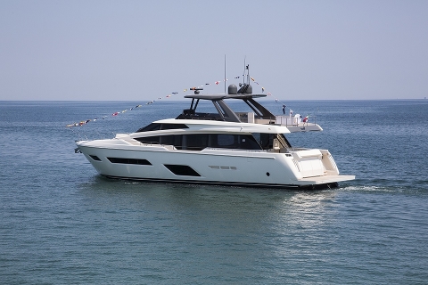 Спуск Ferretti Yachts 780