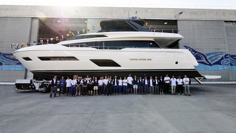 Спуск Ferretti Yachts 780