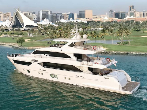 Majesty Yachts 110